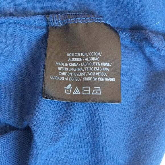 Tahari T-shirt with Foil print design - Picture 5 of 10